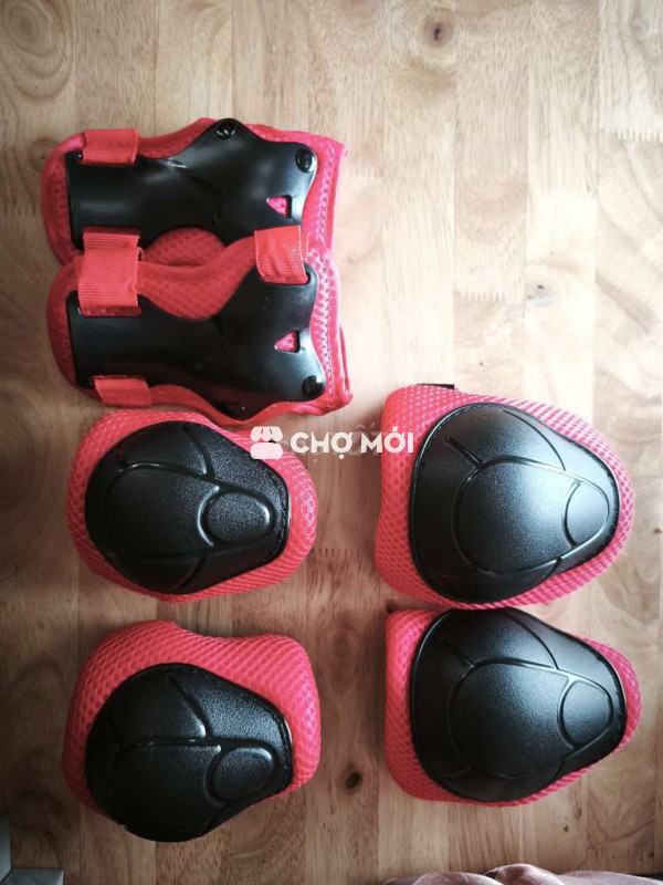 Đồ bảo hộ cùi chỏ, đầu gối, tay cho bé.