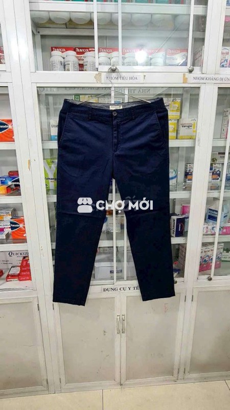 Quần kaki mềm Giordano xanh đen