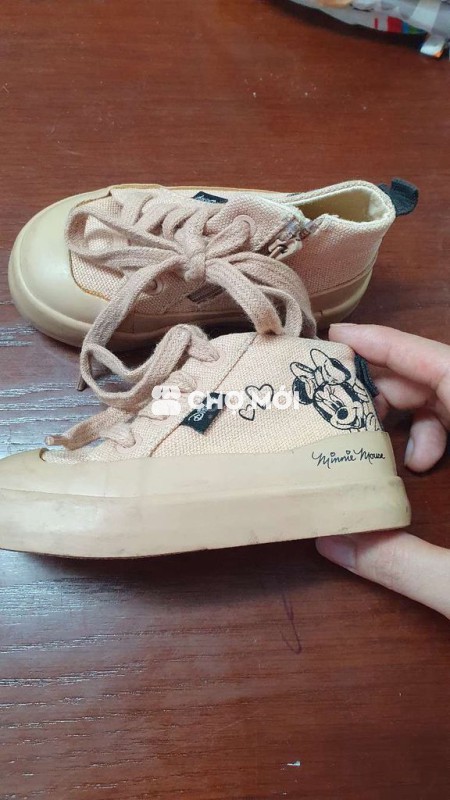 Thanh lý giày và mũ cho bé, tuổi tập đi
