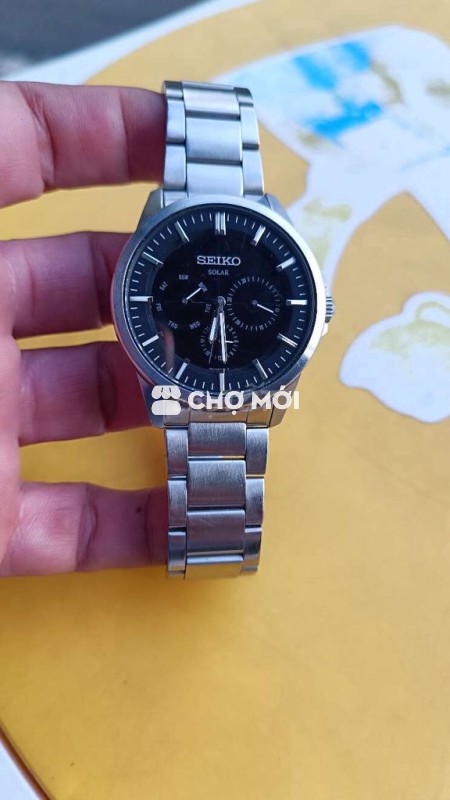 2c đồng hồ Seiko pin và năng lượng
