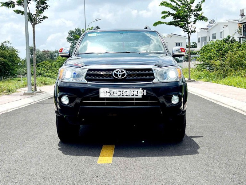 Toyota Fortuner 2009 2.7V 4x4 AT - đen đẹp