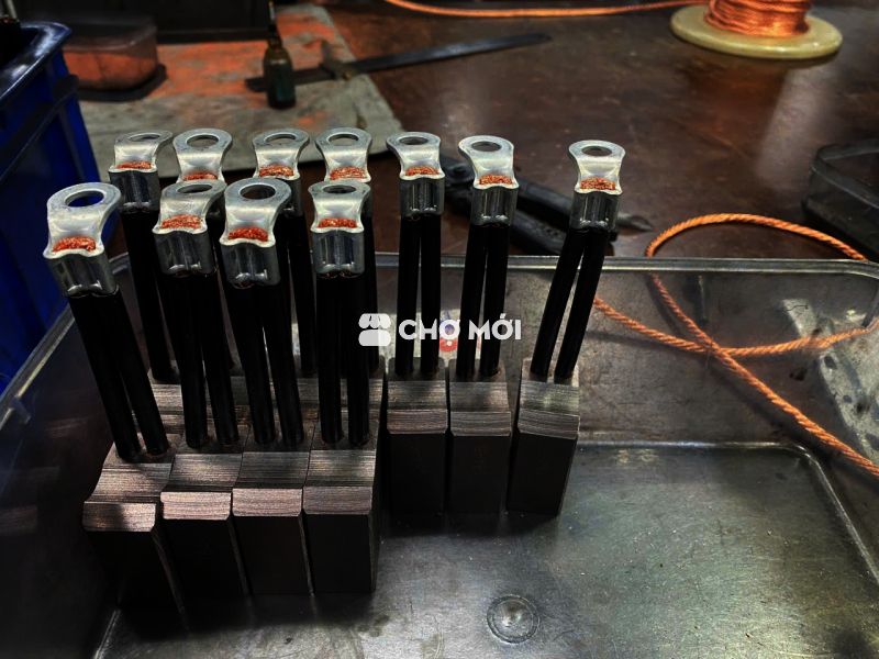 Chổi than, chổi than công nghiệp, chổi than D172, chổi than CM5H,