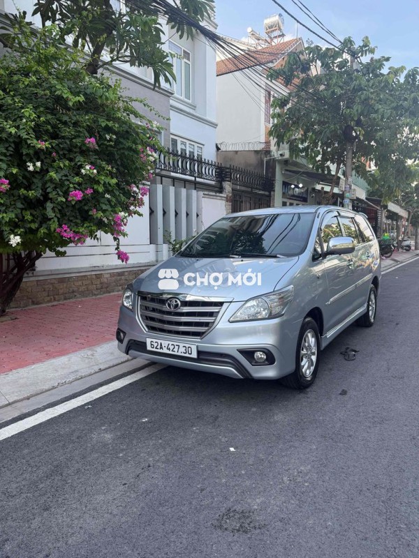 Toyota Innova 2014 2.0G - 99000 km