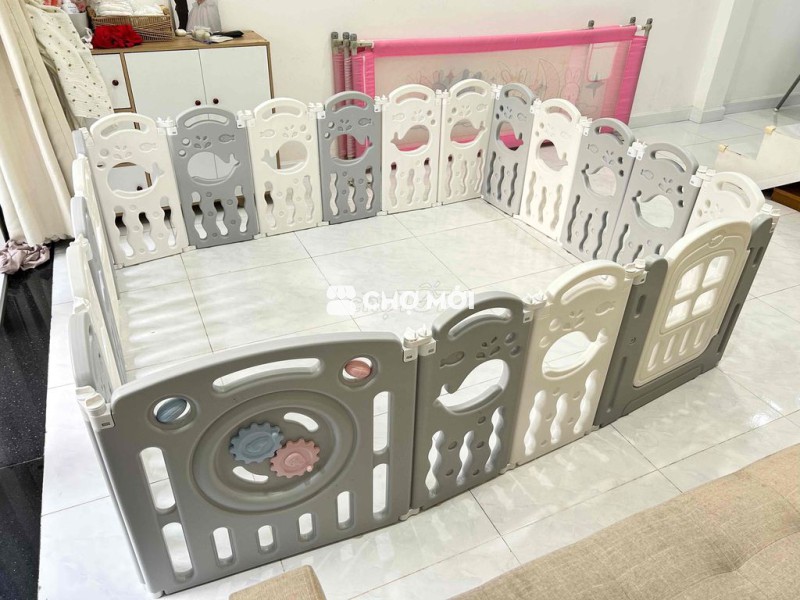 Quây nhựa V-baby 1m8 x 1m5 còn tốt, mới 90%