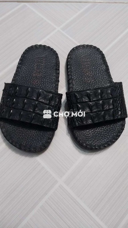 Dép da cá sấu thật cho bé. Mang vài lần