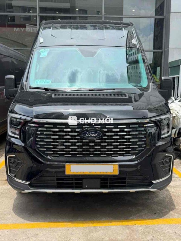 Ford Transit 18c Premium, sx 2024 còn BH- 11000 km