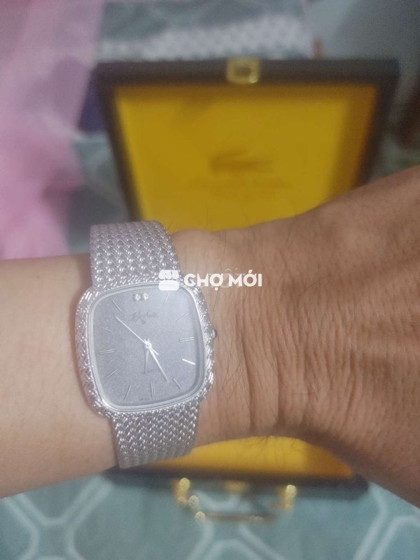 đồng hồ lụa đẹp chính hãng