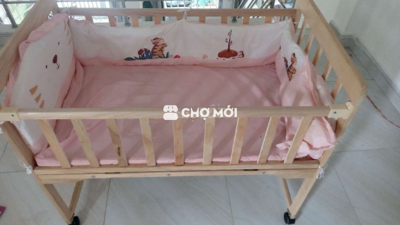 Mình có nôi em bé còn mới cần thanh lý