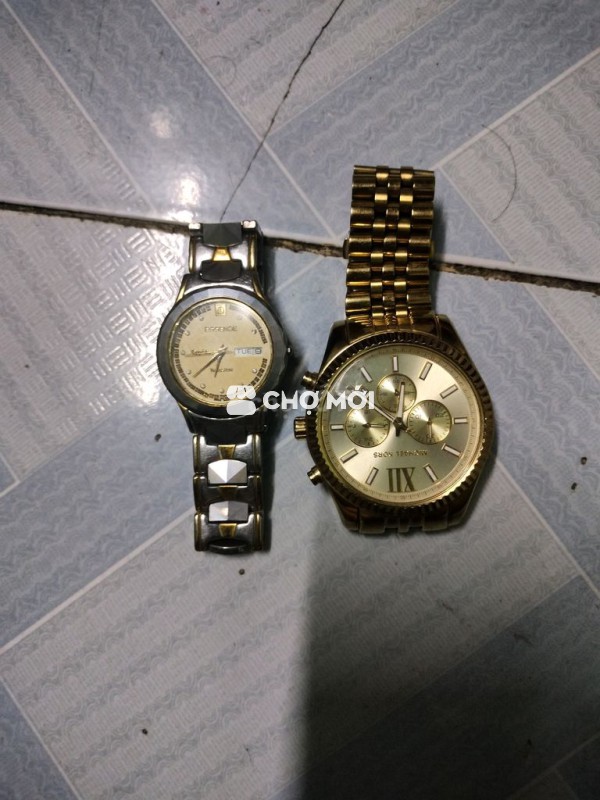 Dư không dùng tới bán cho bạn nào về thay pin