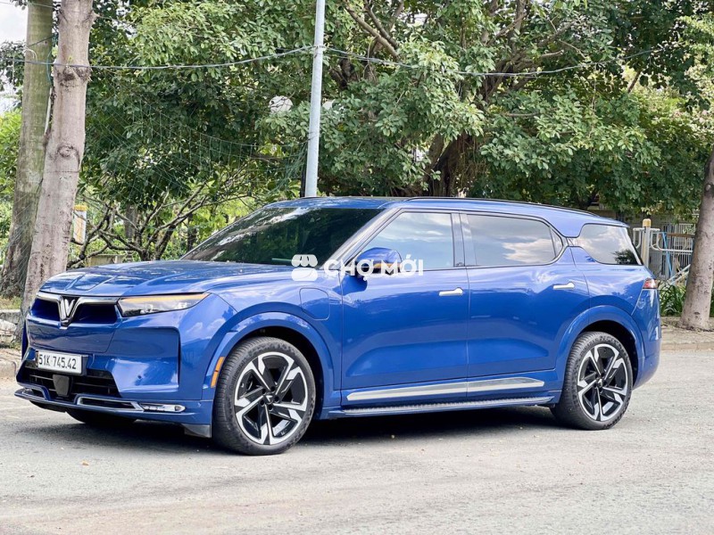 VF9 Plus 6 ghế trần kính 19.000km pin tiên phong