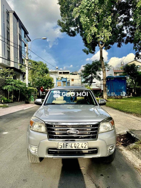 Ford Everest 2011, máy dầu,số tự động, bản LIMITED
