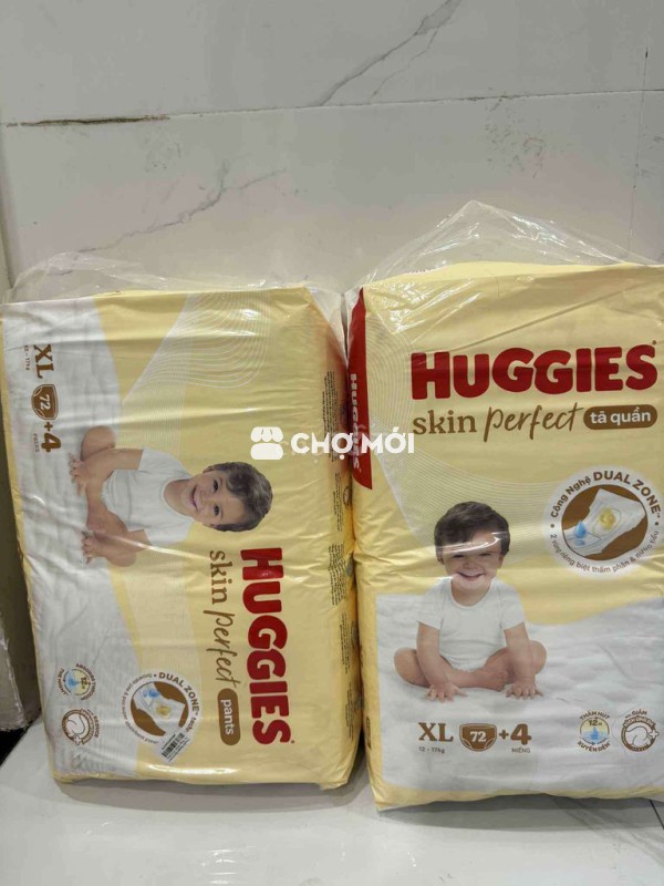 2 bịch tã quần Huggies size XL72+4. HSD 2028