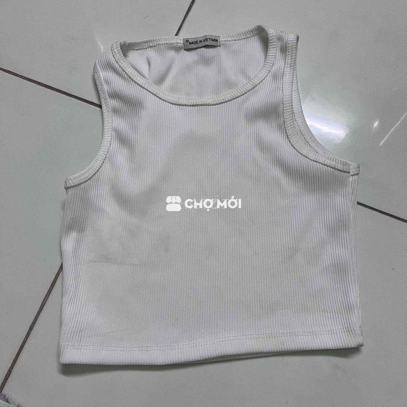 Áo croptop sát cổ trắng