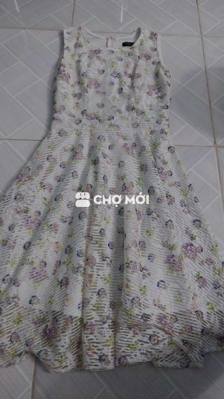 Váy nữ họa tiết hoa nhỏ size S