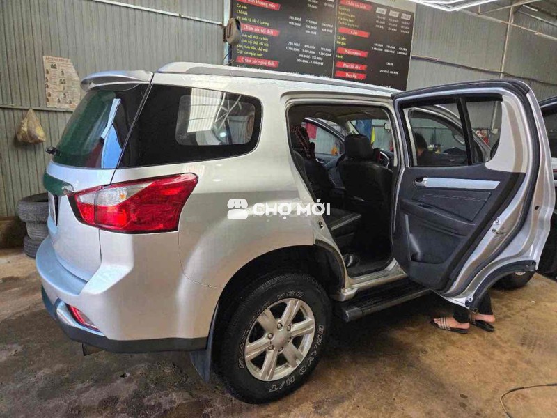 Mu X 2017  máy dầu số sàn xe nhập khẩu có đổi xe