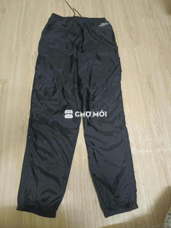 Quần dù Nike   1 lớp eo 70-88 độ mới 97%