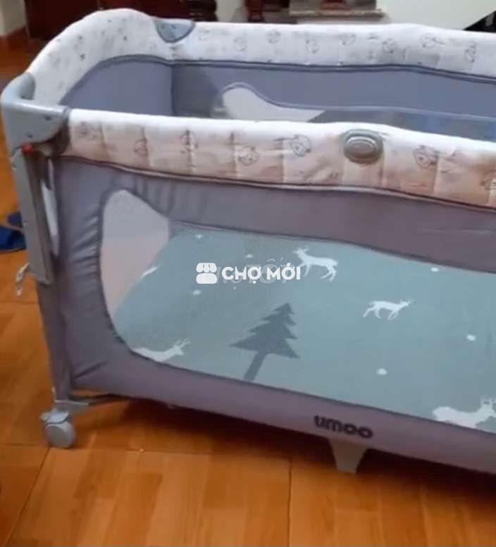 Cũi vải có bánh xe cho bé