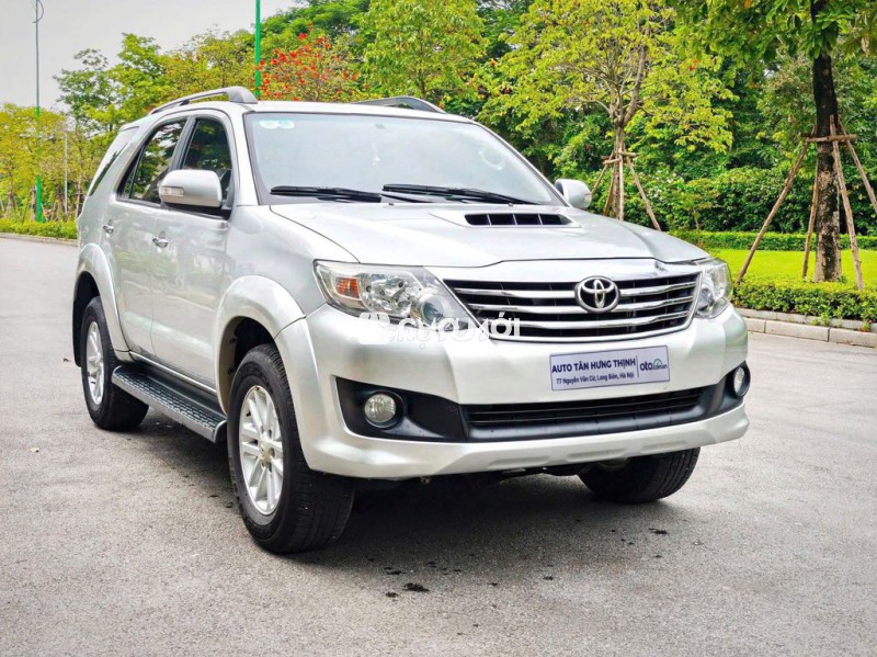 Toyota Fortuner 2.5G MT số sàn sản xuất 2013