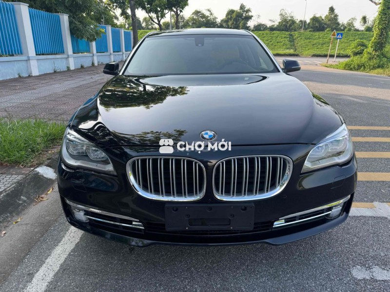 BMW 7 Series 750Li - V8-4.4L- bitubos - 2015