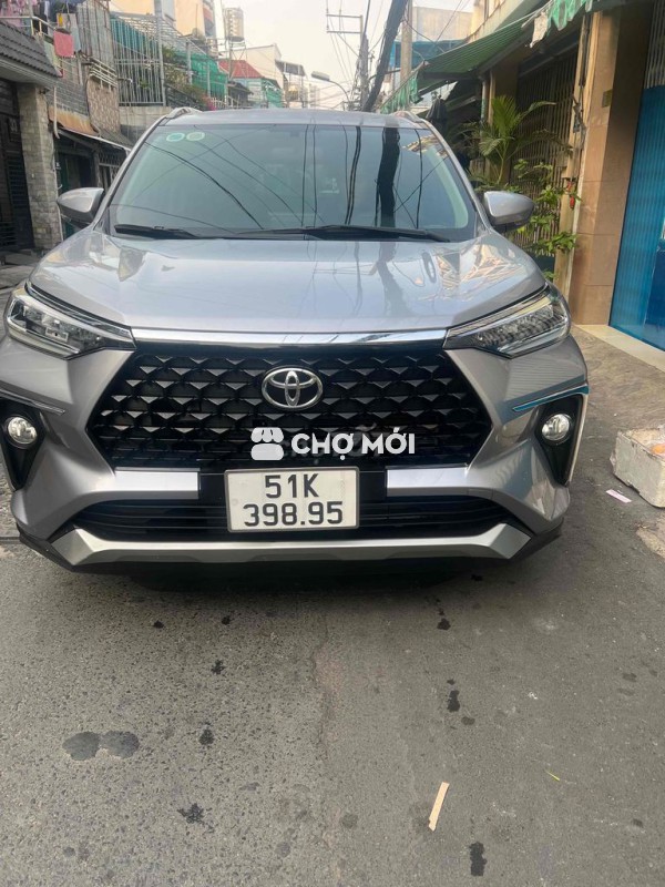 - xe gai đình cần bán lại TOYOTA  VELOZ CROSS