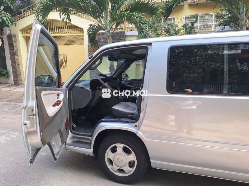 Mercedes MB100 san xuat 2003 khong nien han