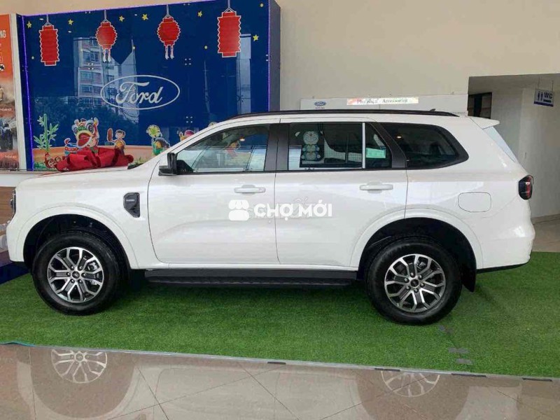 2025 Everest AB Trắng xe sẵn Bank 80%, lãi 7,5%