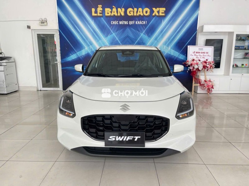 Suzuki Swift 2025 giao ngay chỉ với 190 triệu