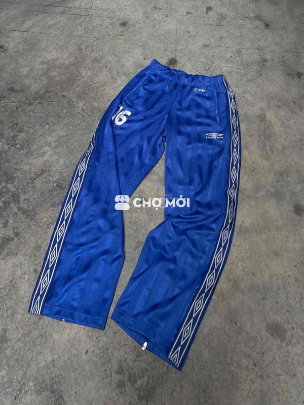 UMBRO 16