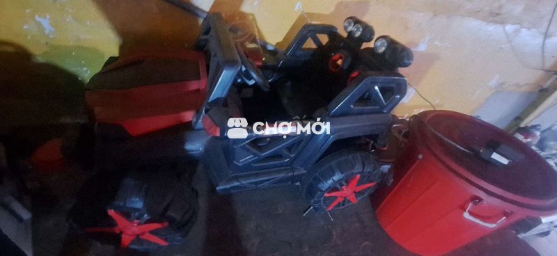 Thanh lí 2 ô tô trẻ em 1 lớn mới  1 ô tô nhỏ