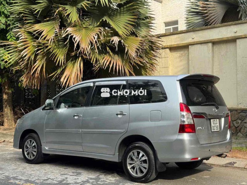 Toyota Innova 2016 2.0V - 140000 km