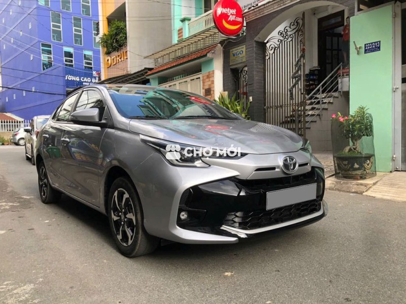 Toyota Vios 2024 số tự động màu Bạc mới tinh