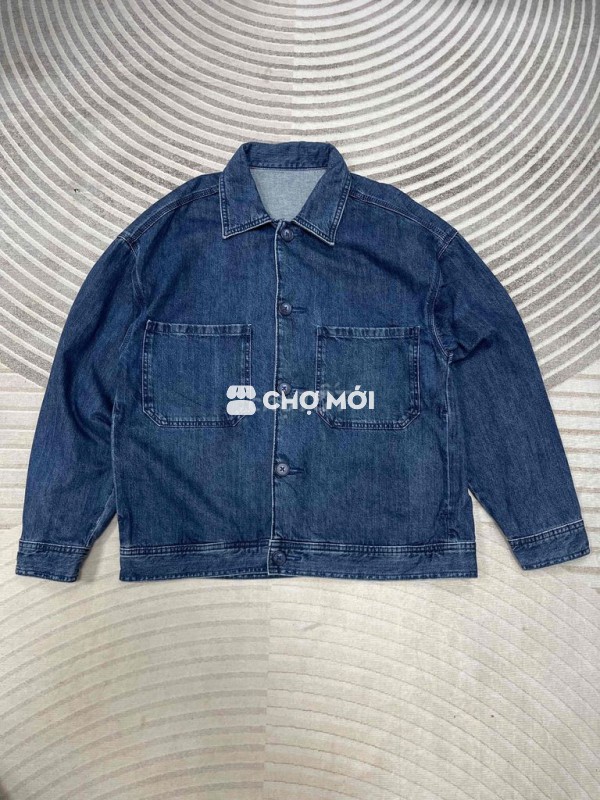 Jacket jean Gu size M Số đo: ngực 55, dài 67 Giá: