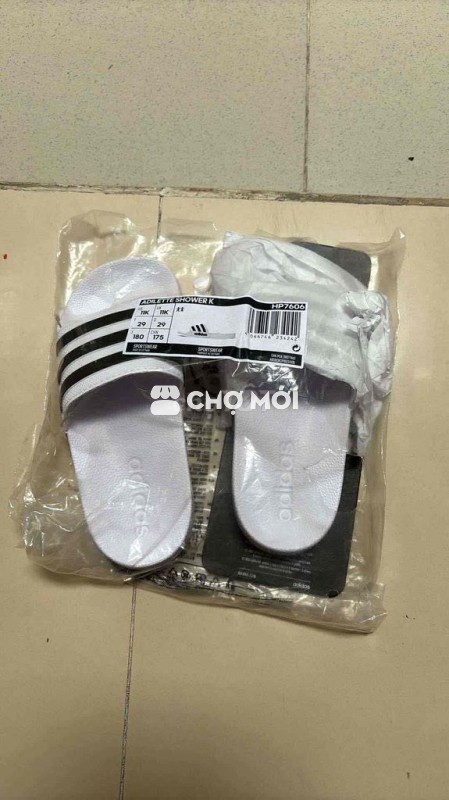 Dép trẻ em adidas