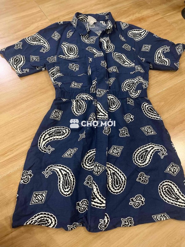 đầm Lacoste