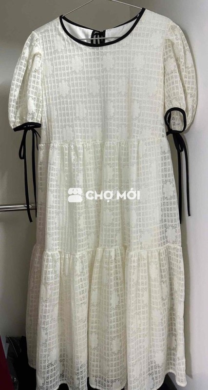 Đầm trắng đen