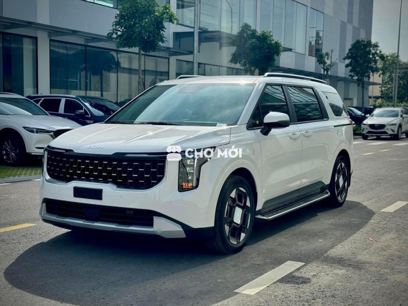 KIA CARNIVAL 2025 XE GIAO NGAY