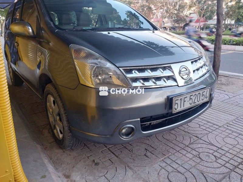 Nissan livina số tự động Đ2011