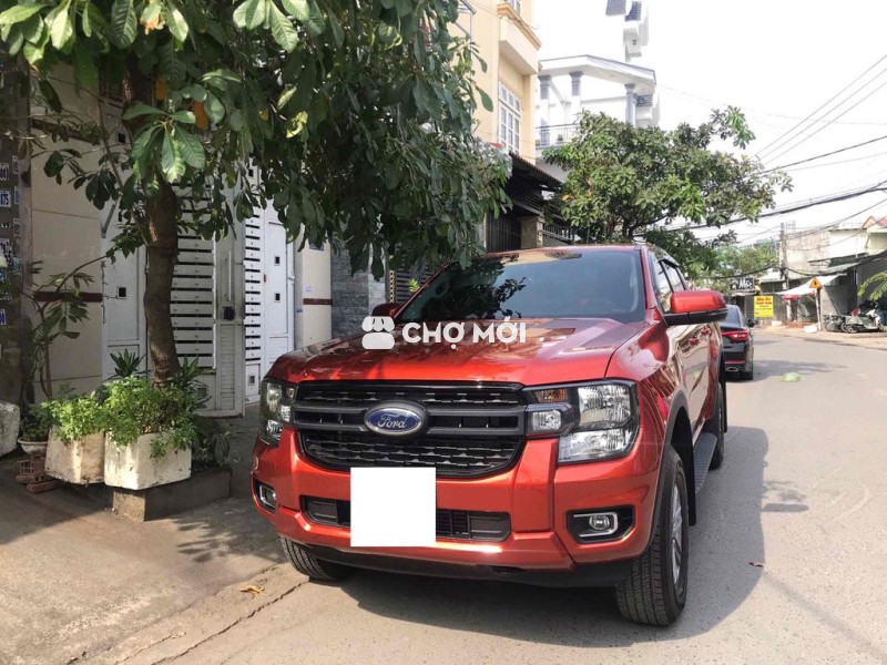 Ford Ranger 2023 biển SG XLS 2.0L 4x2 AT - 4800 km