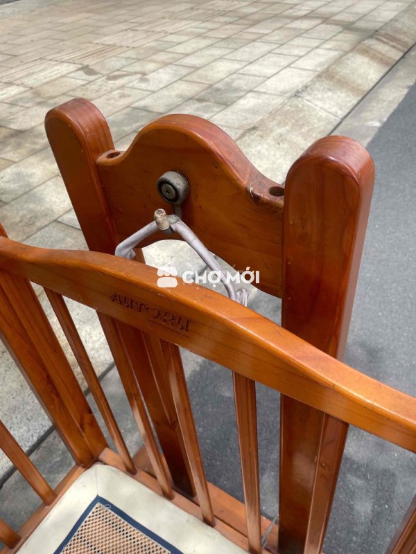 Nôi gỗ Autoru như hình
