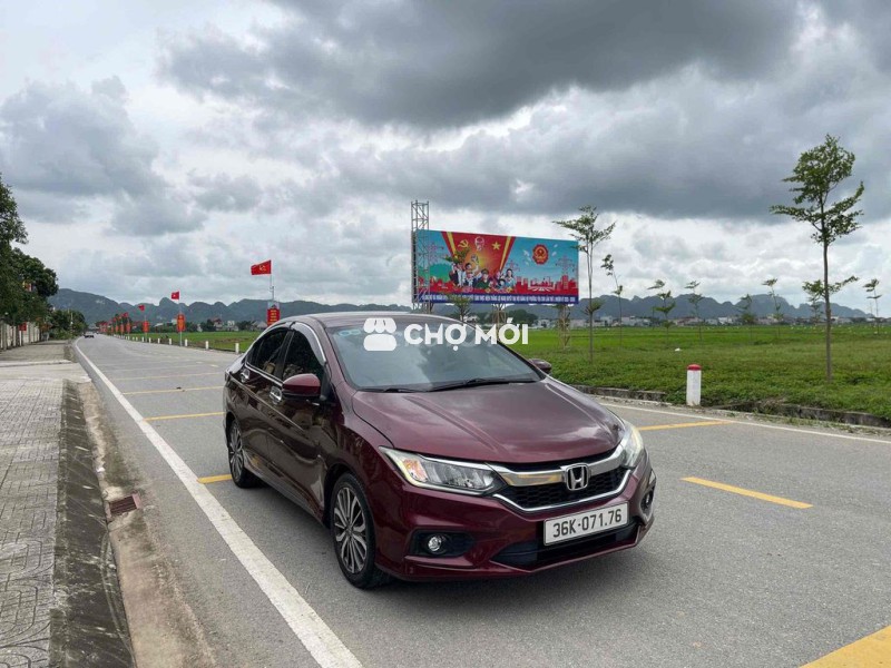 Honda City 2017 1.5 TOP - 9868 km