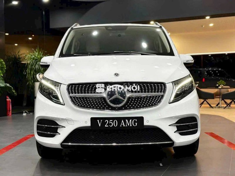 Mercedes-Benz V250 AMG 2025 – Trả trước 793 triệu