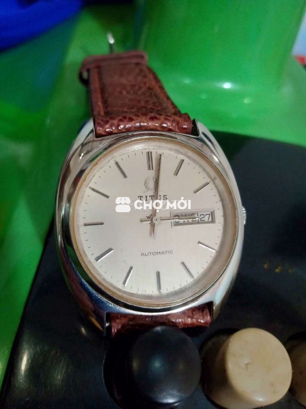 Đồng hồ tự động hiệu TITUS cổ xưa của Thụy sỹ.