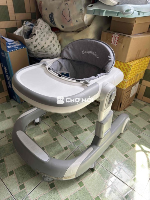 Xe tập đi cho bé