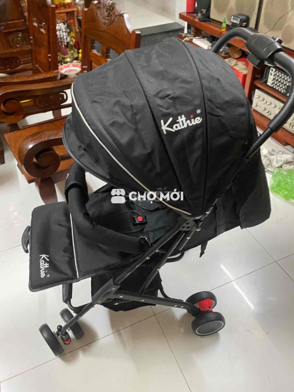 xe đẩy 98% tặng ghế tập ngồi mới 100%