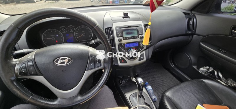 Bán xe hyundai i30cw 2010 màu bạc