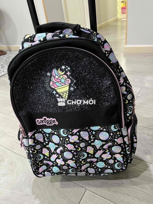 balo vali có bánh xe kéo có đèn hiệu Smiggle