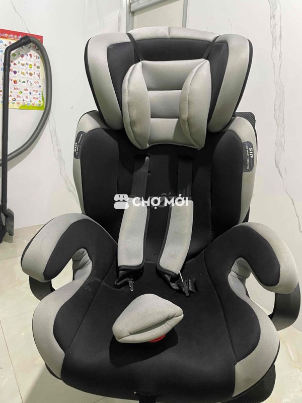 ghế ngồi ô tô cho bé