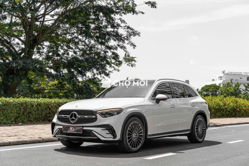 GLC300 All new 2025 (bản V1) màu trắng siêu đẹp