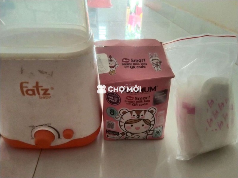 Máy tiệt trùng bình sữa và hâm sữa cho bé