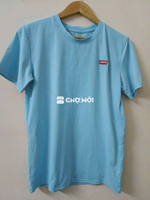 Áo thun  L e vis 
Size S  M n48 d65
Độ mới 99%